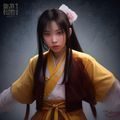 一位法律顾问的正装职业形象照片,神态严谨可信